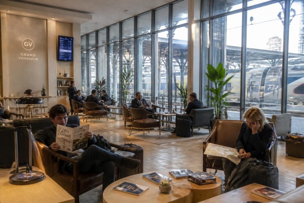 explorez le salon grand voyageur à la gare de lyon, un espace dédié pour préparer vos voyages en toute sérénité avec confort et services exclusifs.